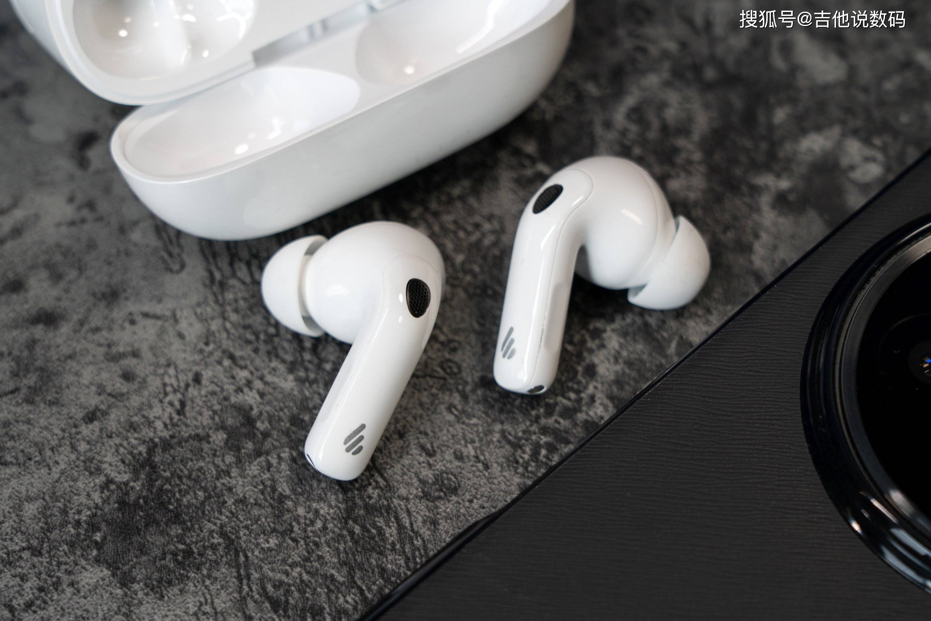 不必再为降噪牺牲音质？漫步者Lolli Pro5蓝牙耳机：被低估的卷王