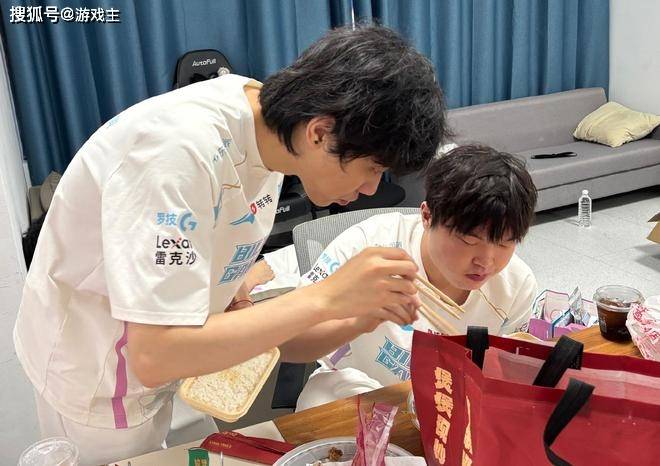 Bin峡谷之巅账号ID火了，自称世界第一上单，曝GEN训练赛约满