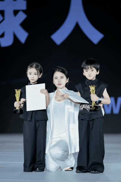 这！就是超模全球总决赛 全球人气亚军—屠可怡！