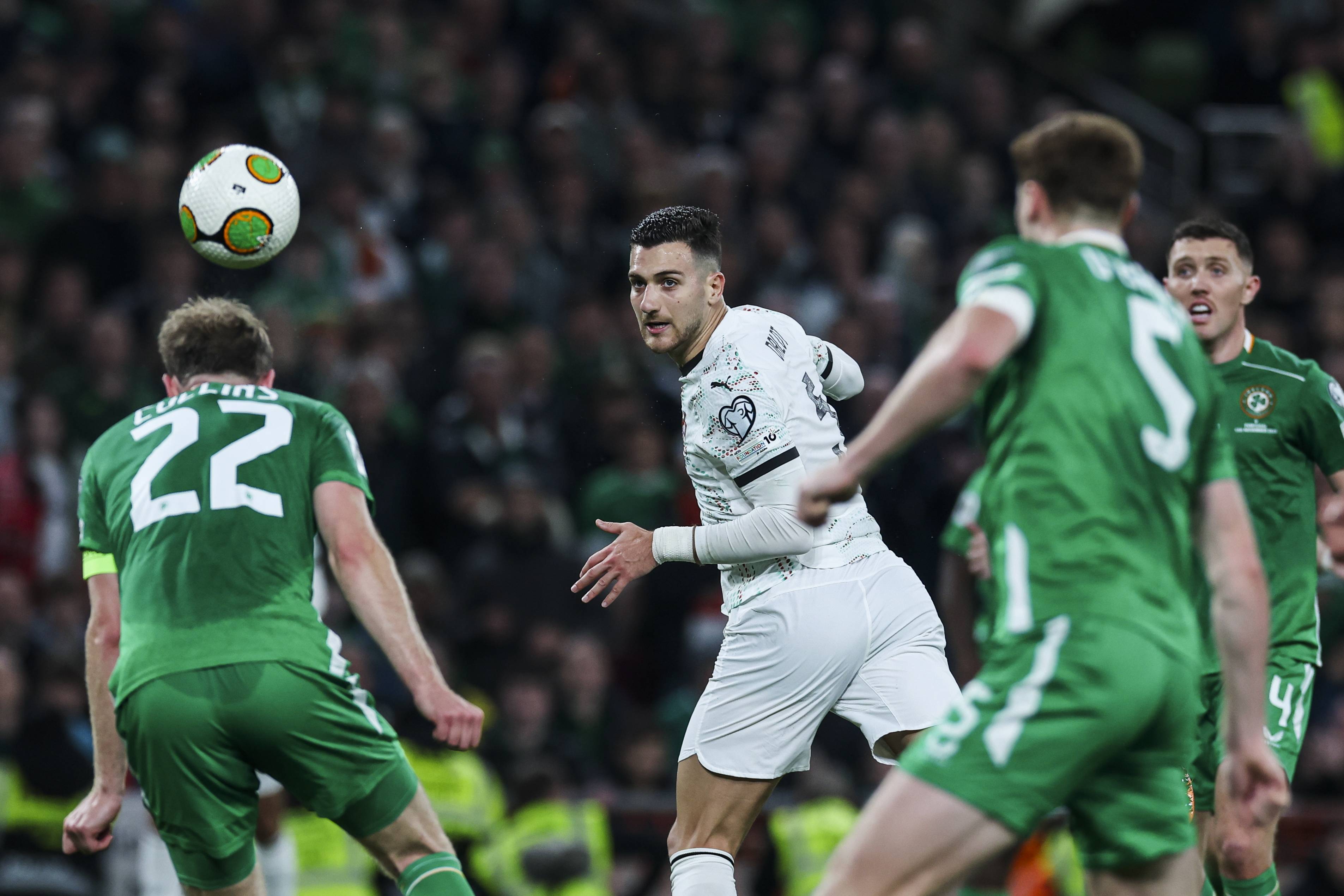 （外代二线）足球——世界杯预选赛：爱尔兰胜葡萄牙